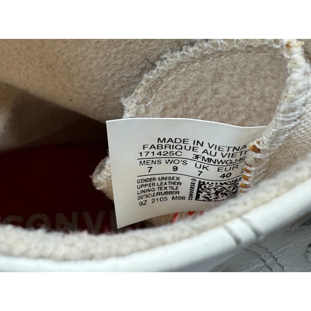 Converse Chuck Taylor All Star Lugged Winter 2.0 Women 9 Men7 EUC HighTopSneaker